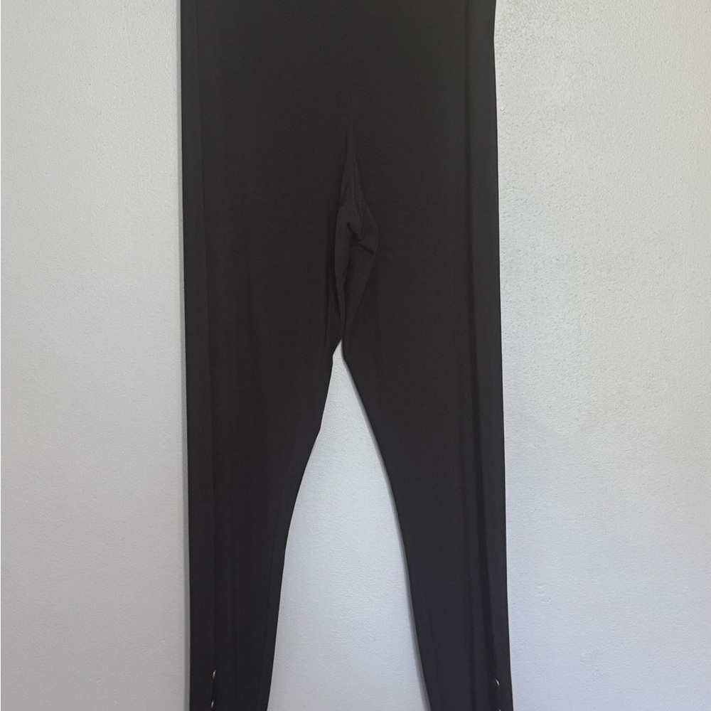 Joseph Ribkoff Wrinkle Free Black Leggings With Button Ankle Women’s Size 14
